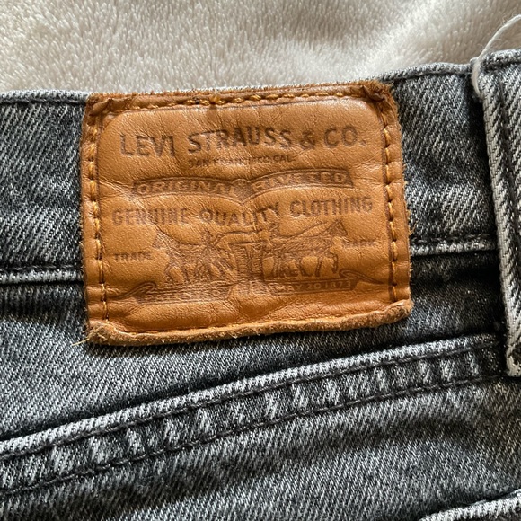 Levi Wedgie Jeans - 27 - Picture 3 of 5